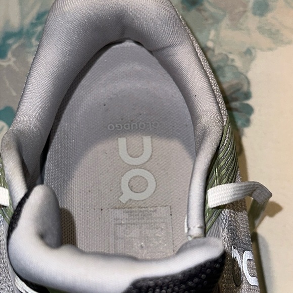 On Cloudgo Women’s Running Shoes Size 11 Like New - Picture 15 of 16